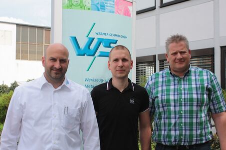 Die Konstrukteure von Werner Schmid: Steffen Klitsch, Jan Brühl und Michael Winges vor dem Firmengebäude